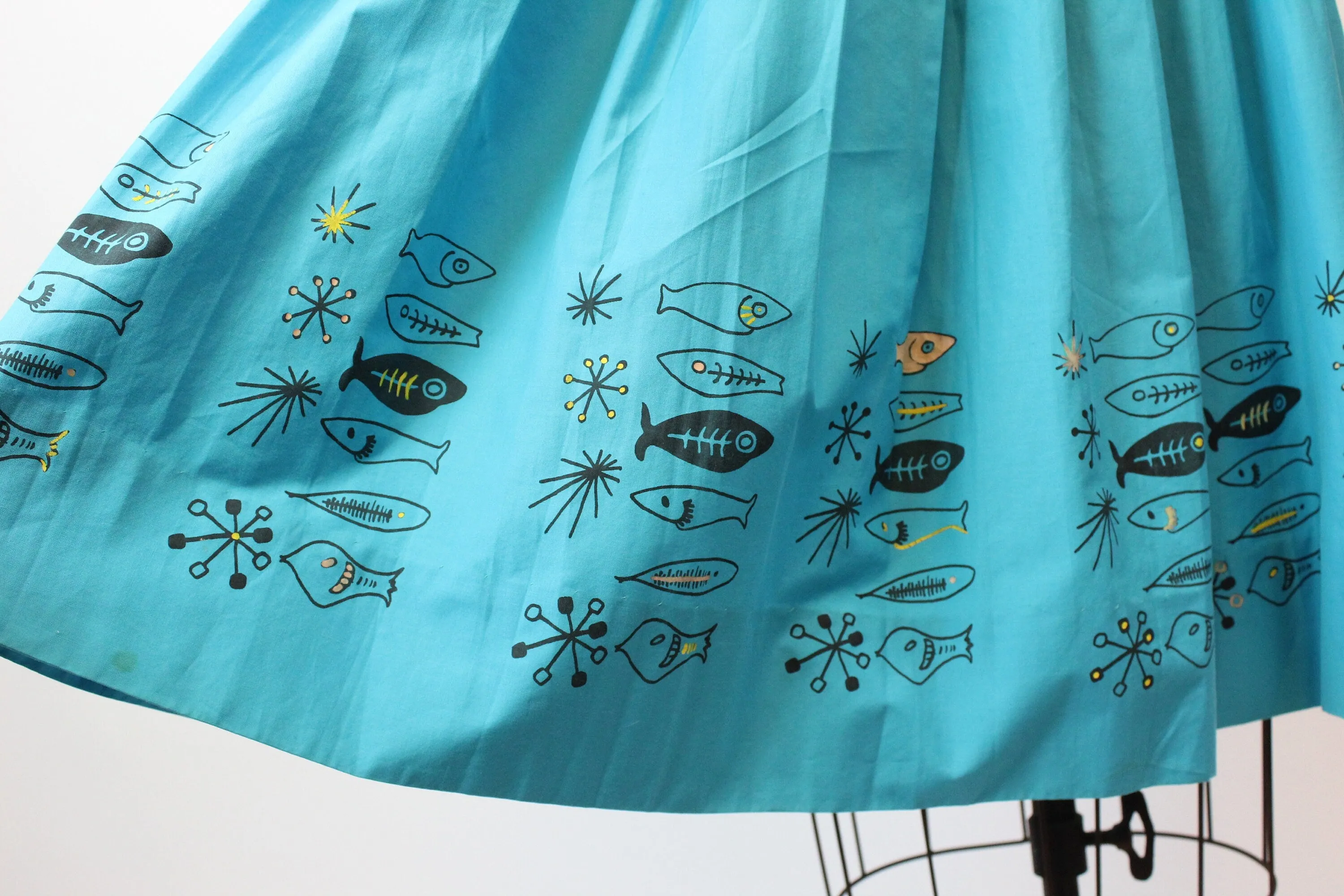 1950s FISH PRINT novelty print skirt xs | new spring summer