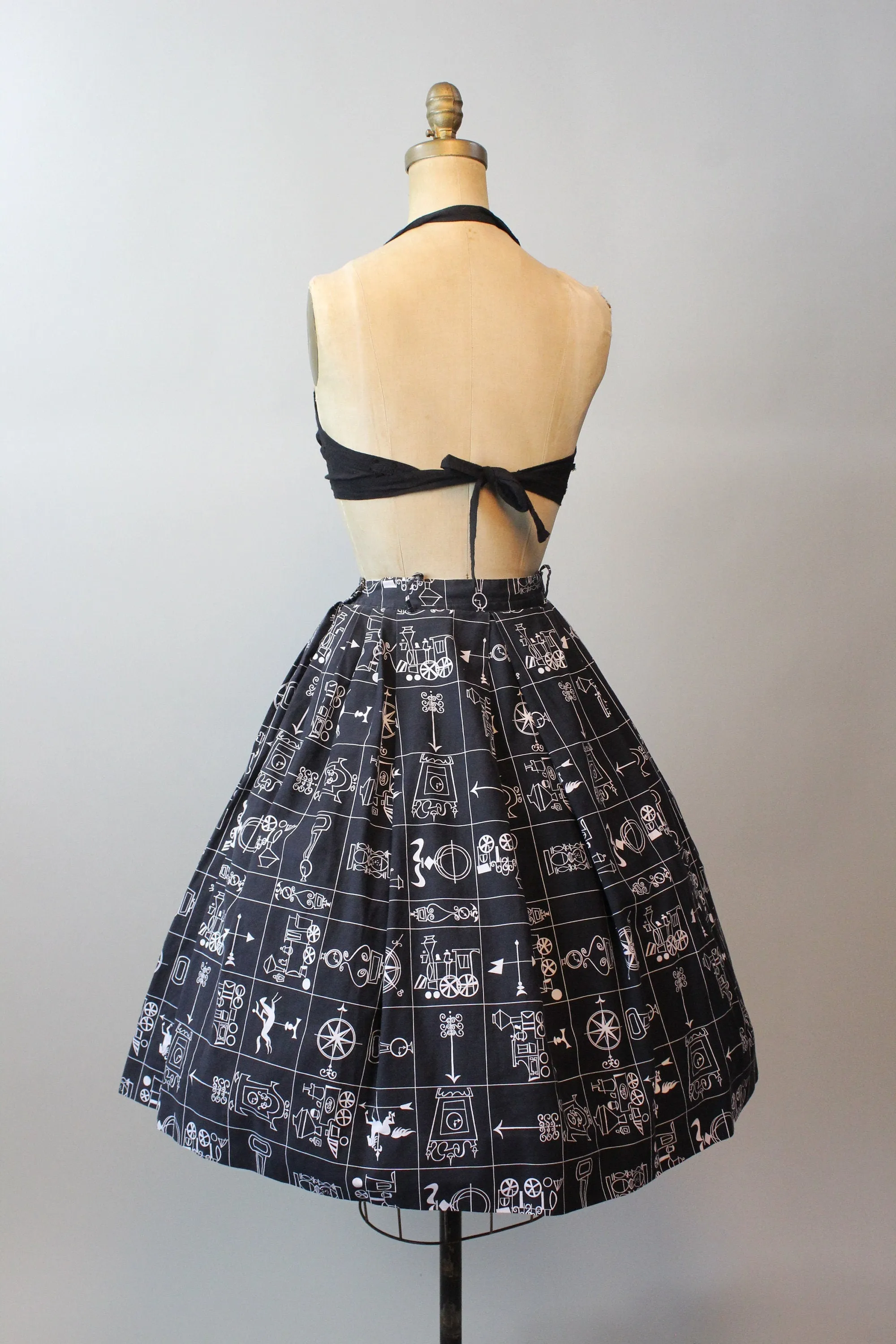 1950s TRAIN CLOCK novelty print skirt xs | new spring