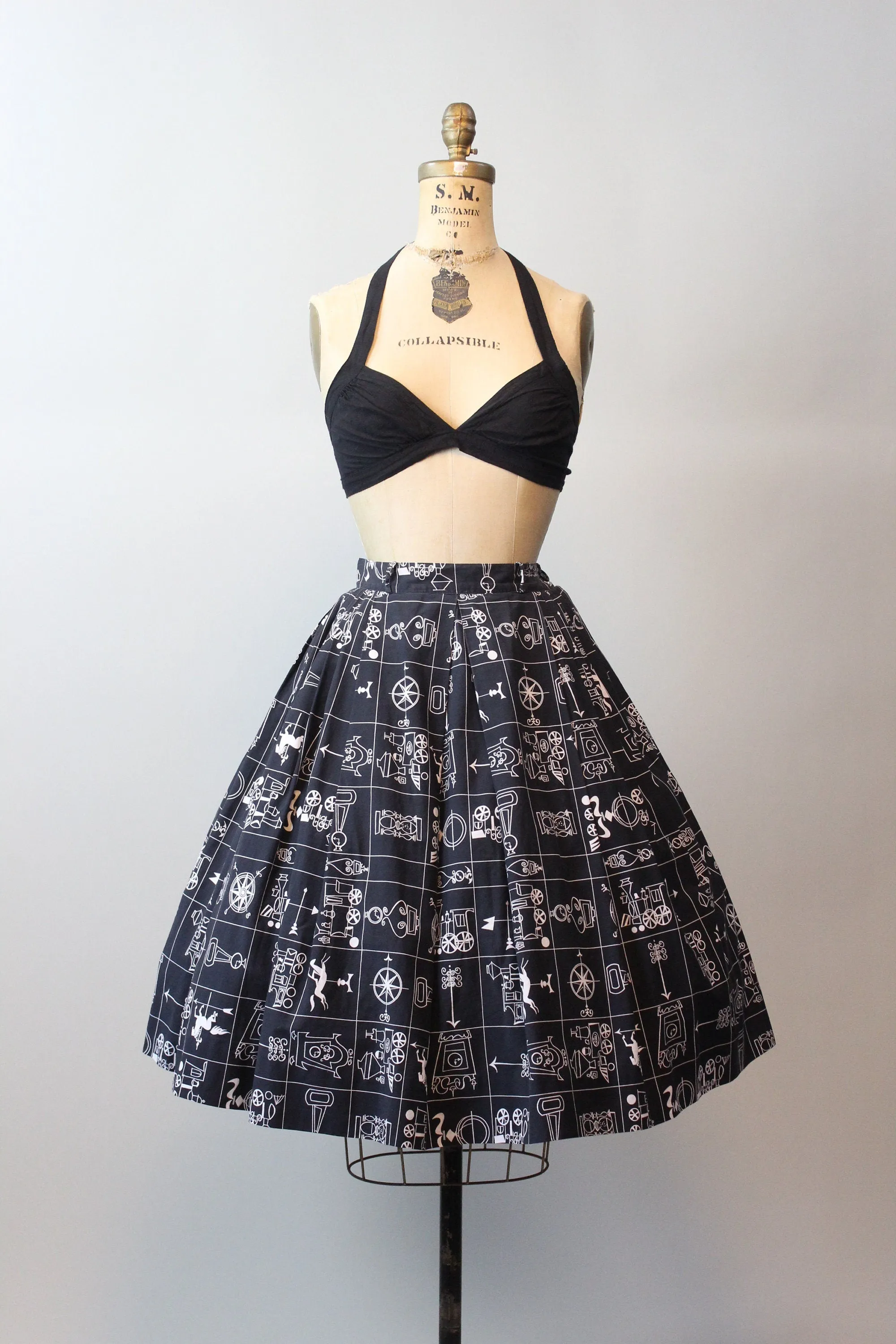 1950s TRAIN CLOCK novelty print skirt xs | new spring