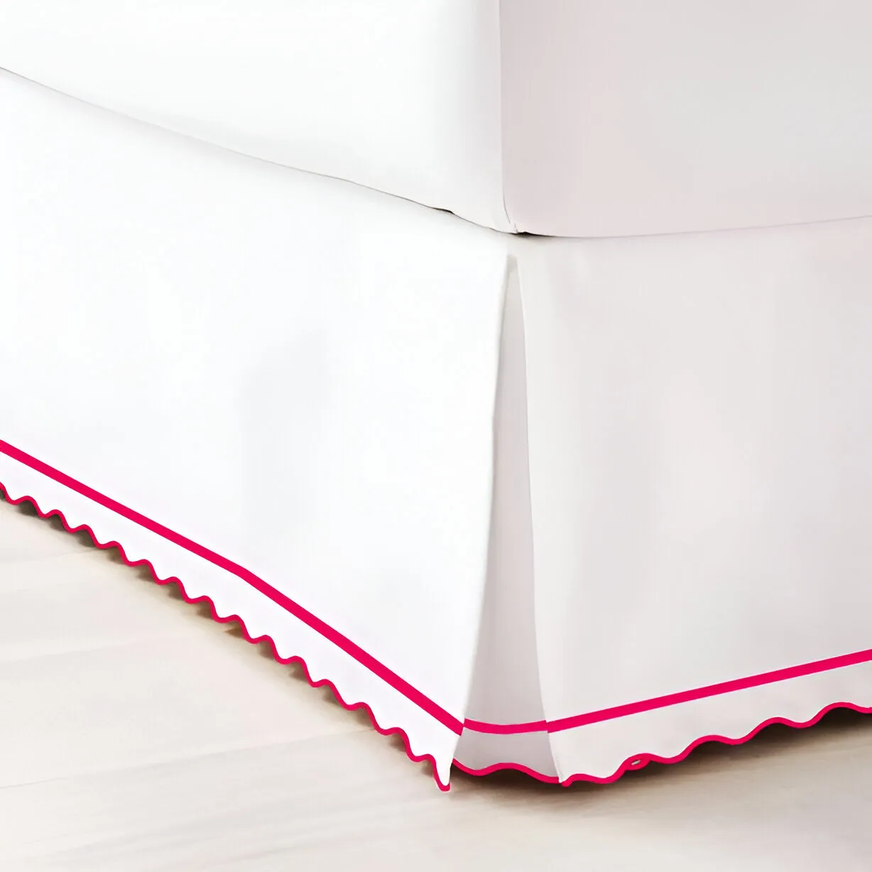 400TC Sateen Cotton Scallop Embroidery & Border Tailored Bed Skirt