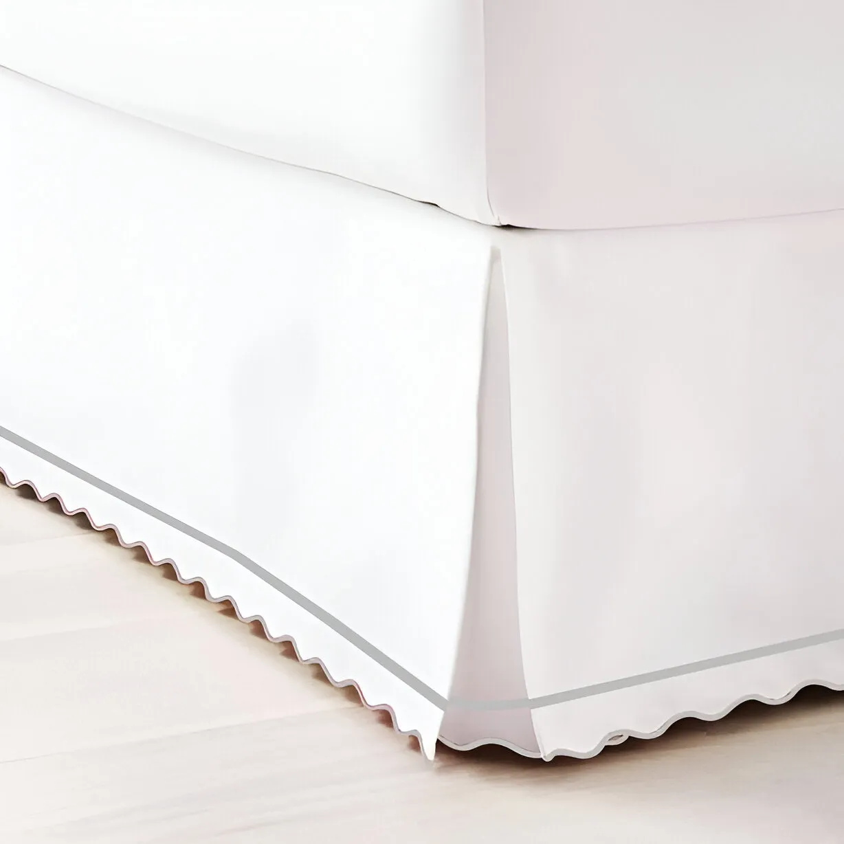 400TC Sateen Cotton Scallop Embroidery & Border Tailored Bed Skirt