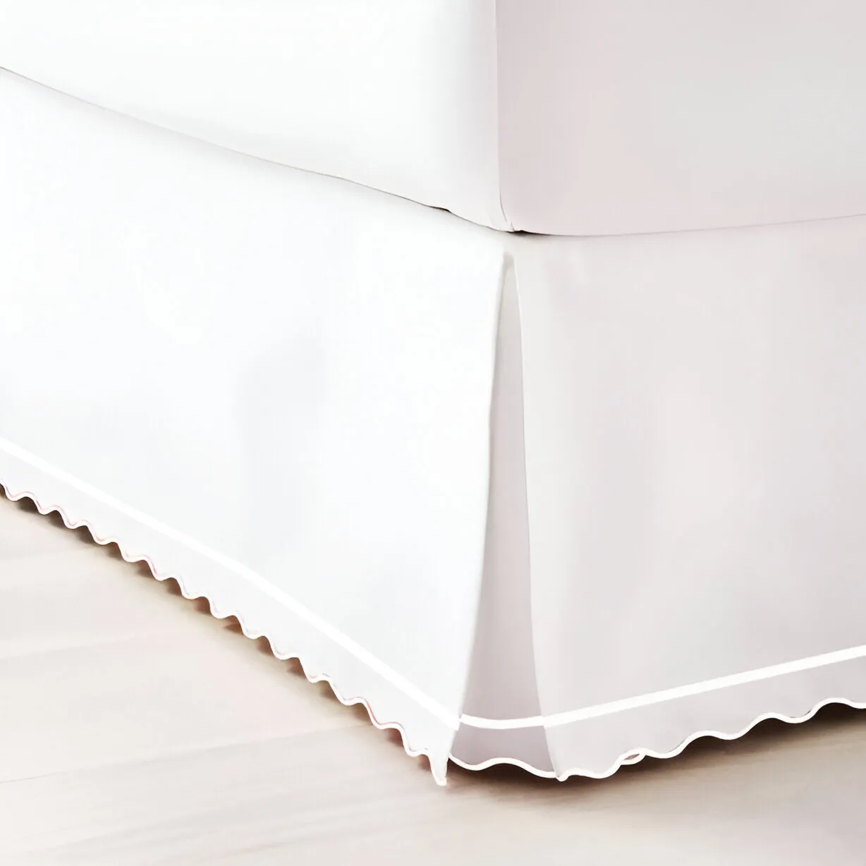 400TC Sateen Cotton Scallop Embroidery & Border Tailored Bed Skirt