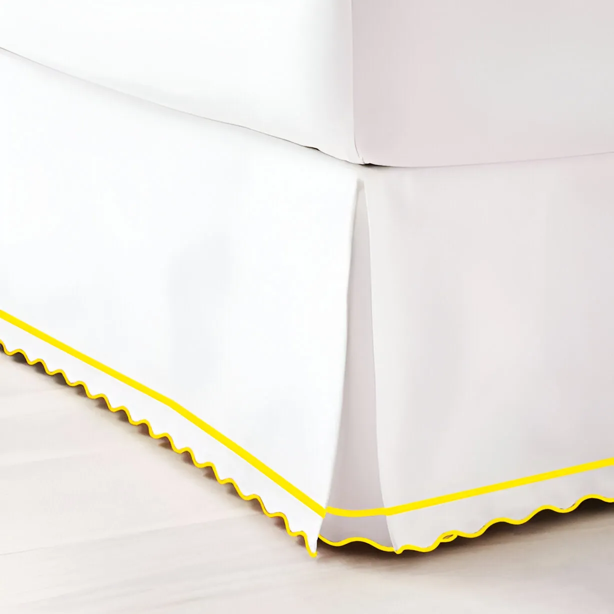 400TC Sateen Cotton Scallop Embroidery & Border Tailored Bed Skirt