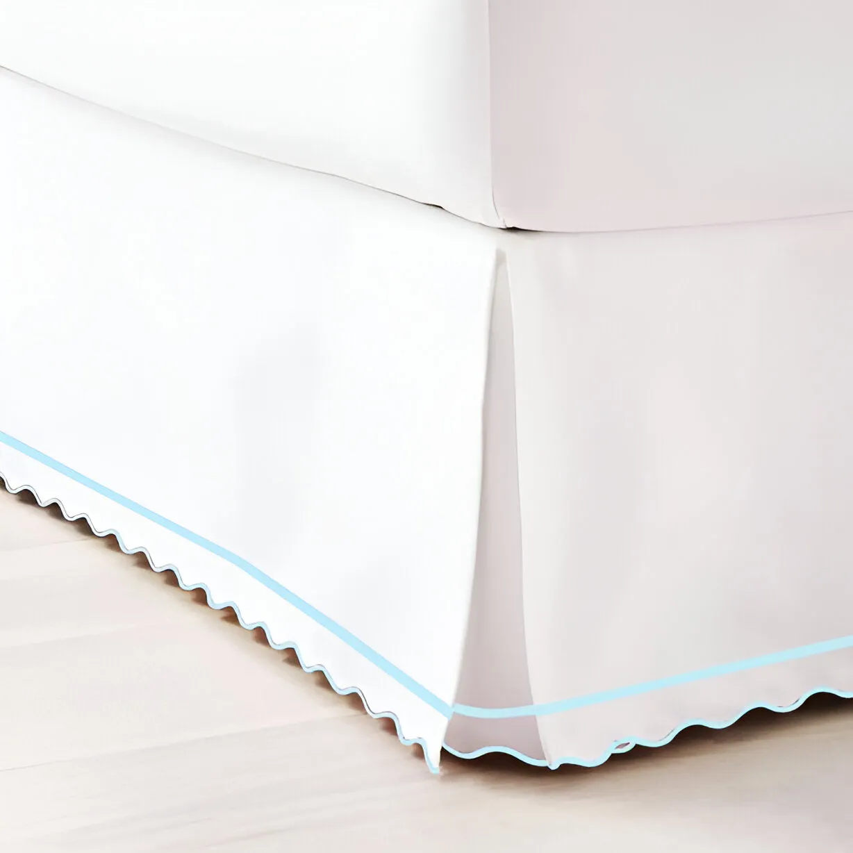 400TC Sateen Cotton Scallop Embroidery & Border Tailored Bed Skirt