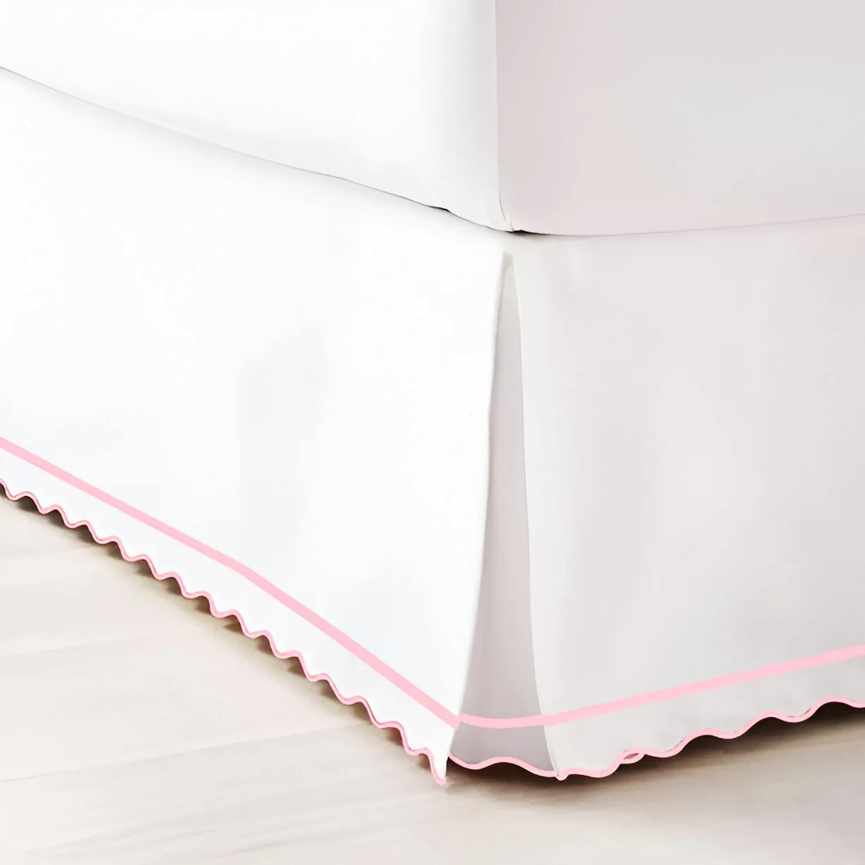 400TC Sateen Cotton Scallop Embroidery & Border Tailored Bed Skirt