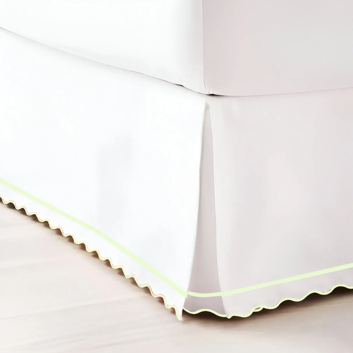 400TC Sateen Cotton Scallop Embroidery & Border Tailored Bed Skirt