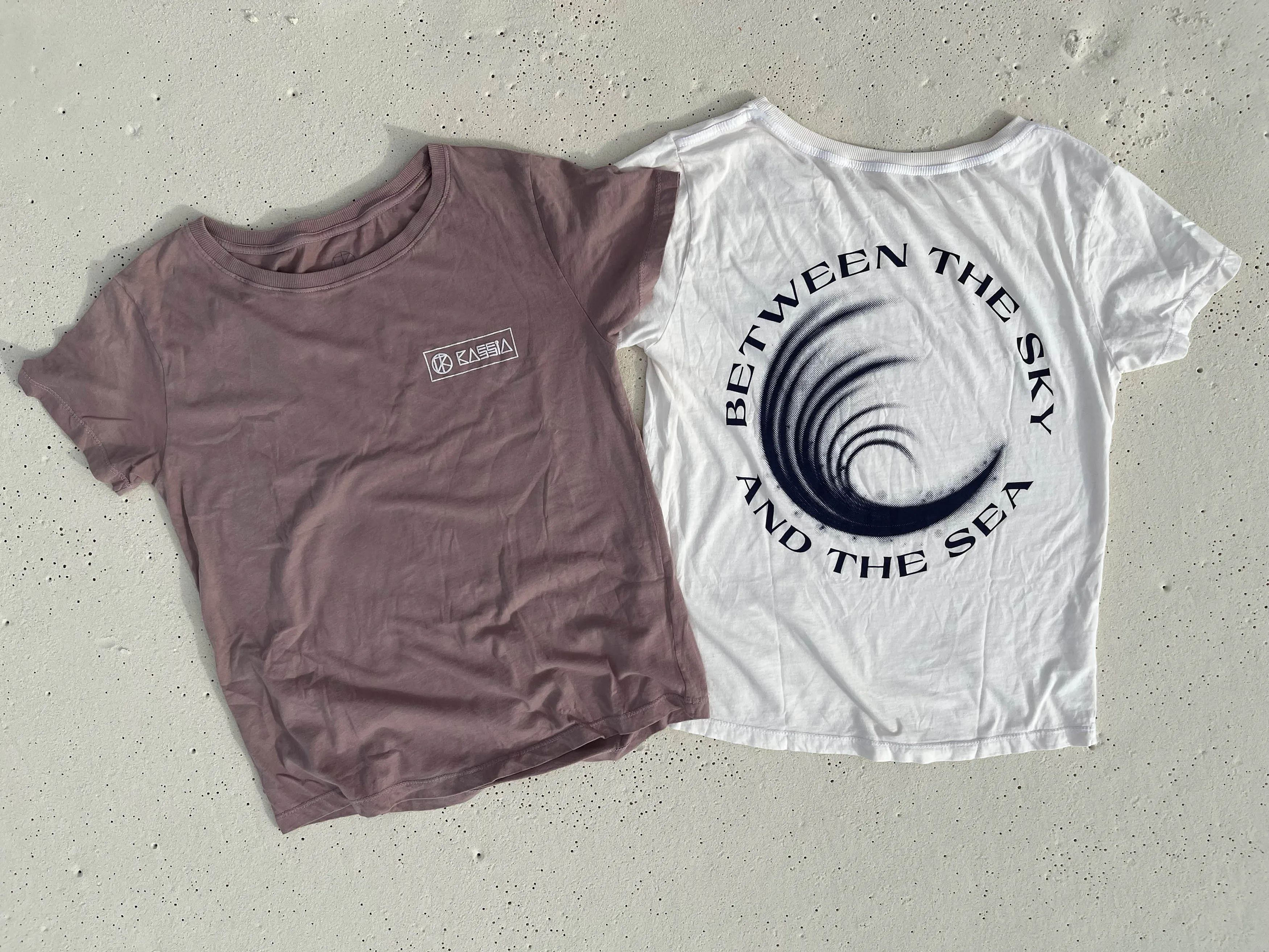 BETWEEN SKY & WATER SHORT SLEEVE T SHIRT