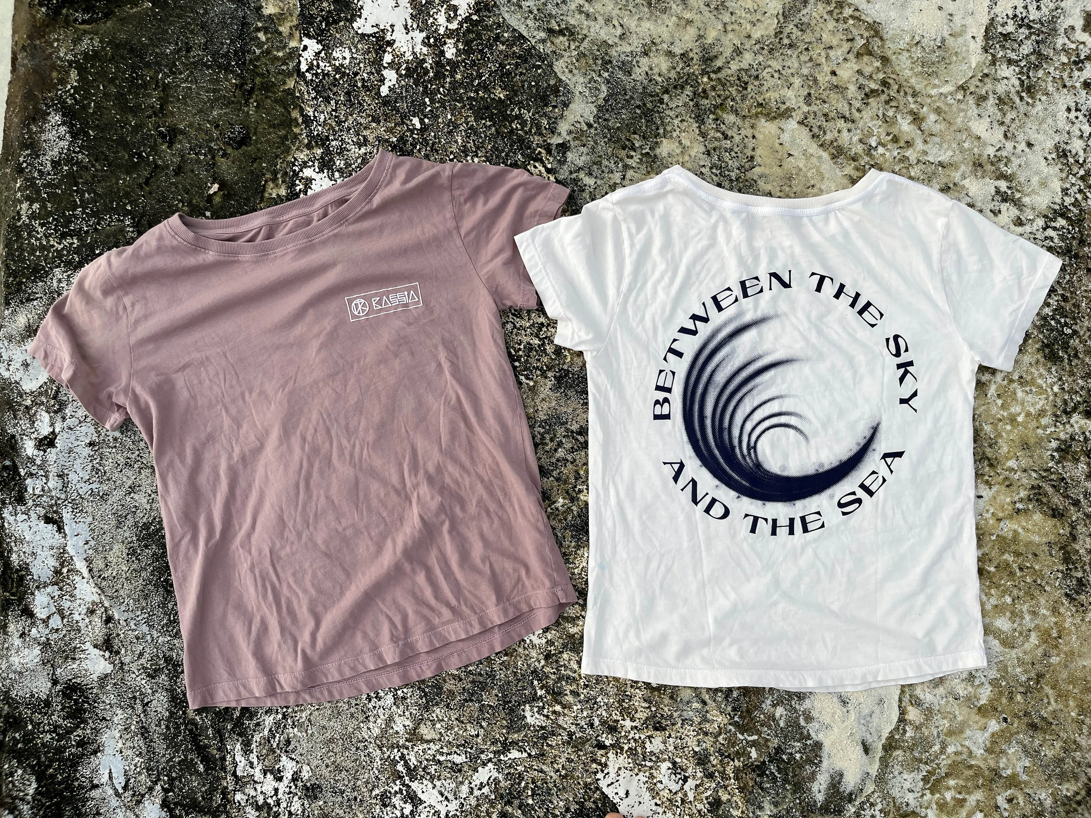 BETWEEN SKY & WATER SHORT SLEEVE T SHIRT