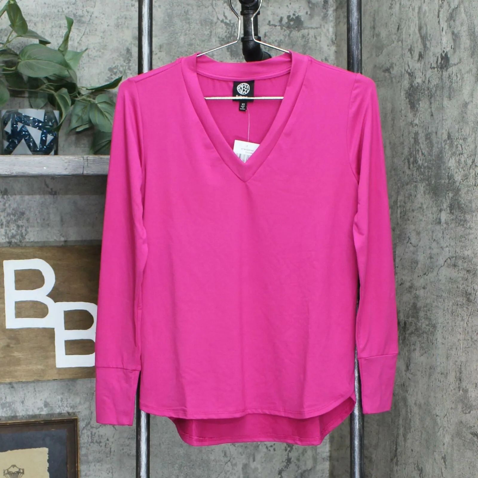 Bobeau Women's V-Neck Rounded Split Hem Butter T-Shirt