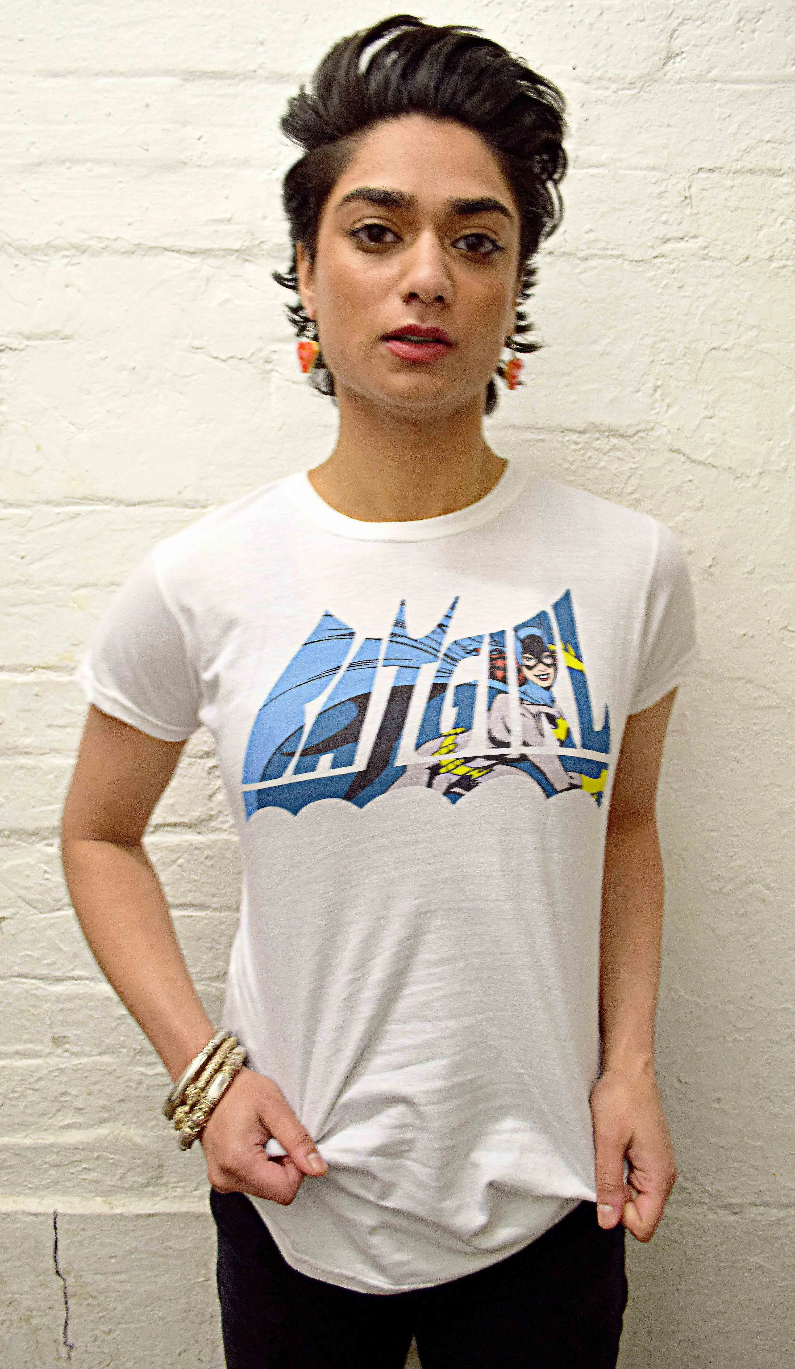 DC Comics Batgirl Logo Character Official Women's T-shirt (White)