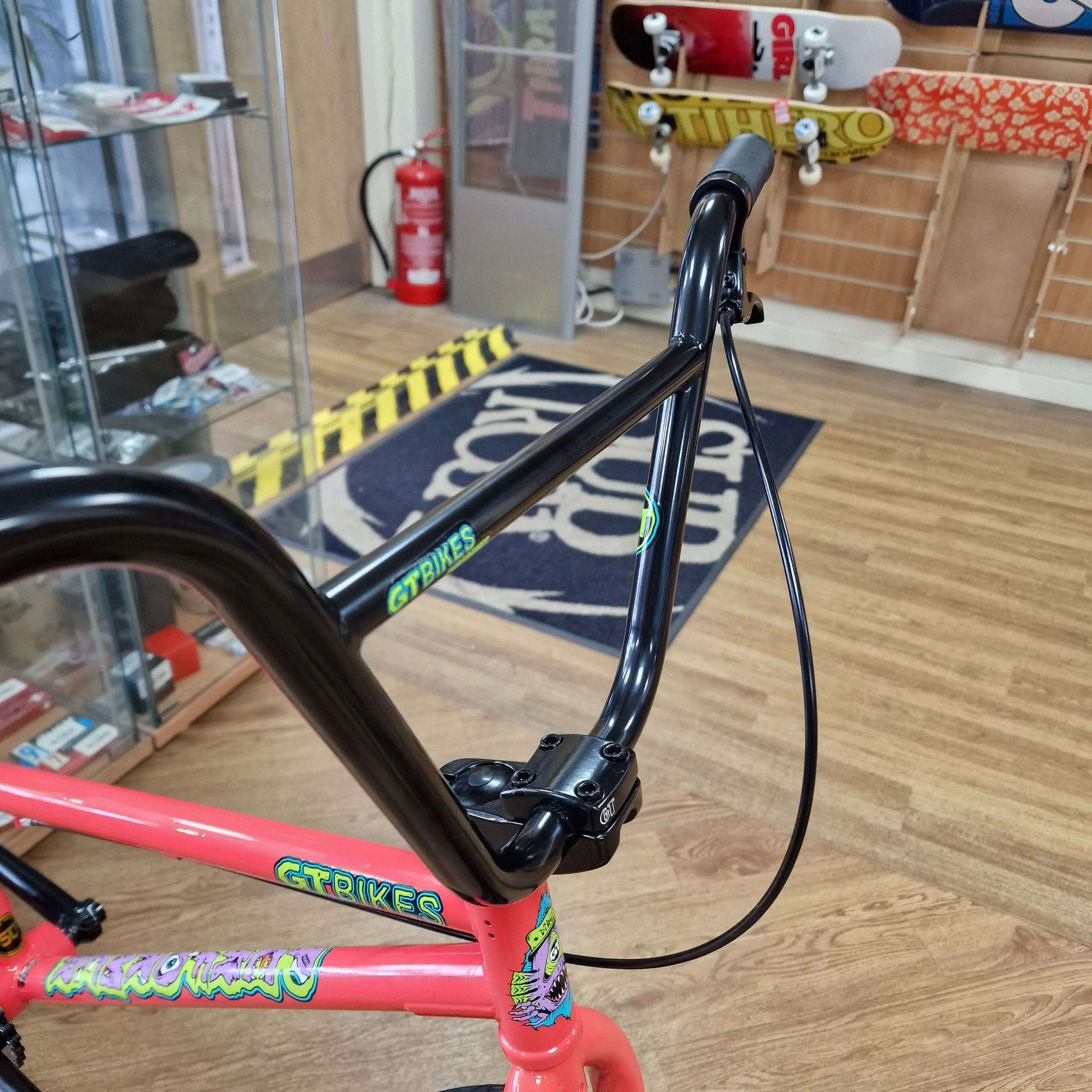 GT Performer x Dirtlip 21" TT Limited Edition Bike Coral