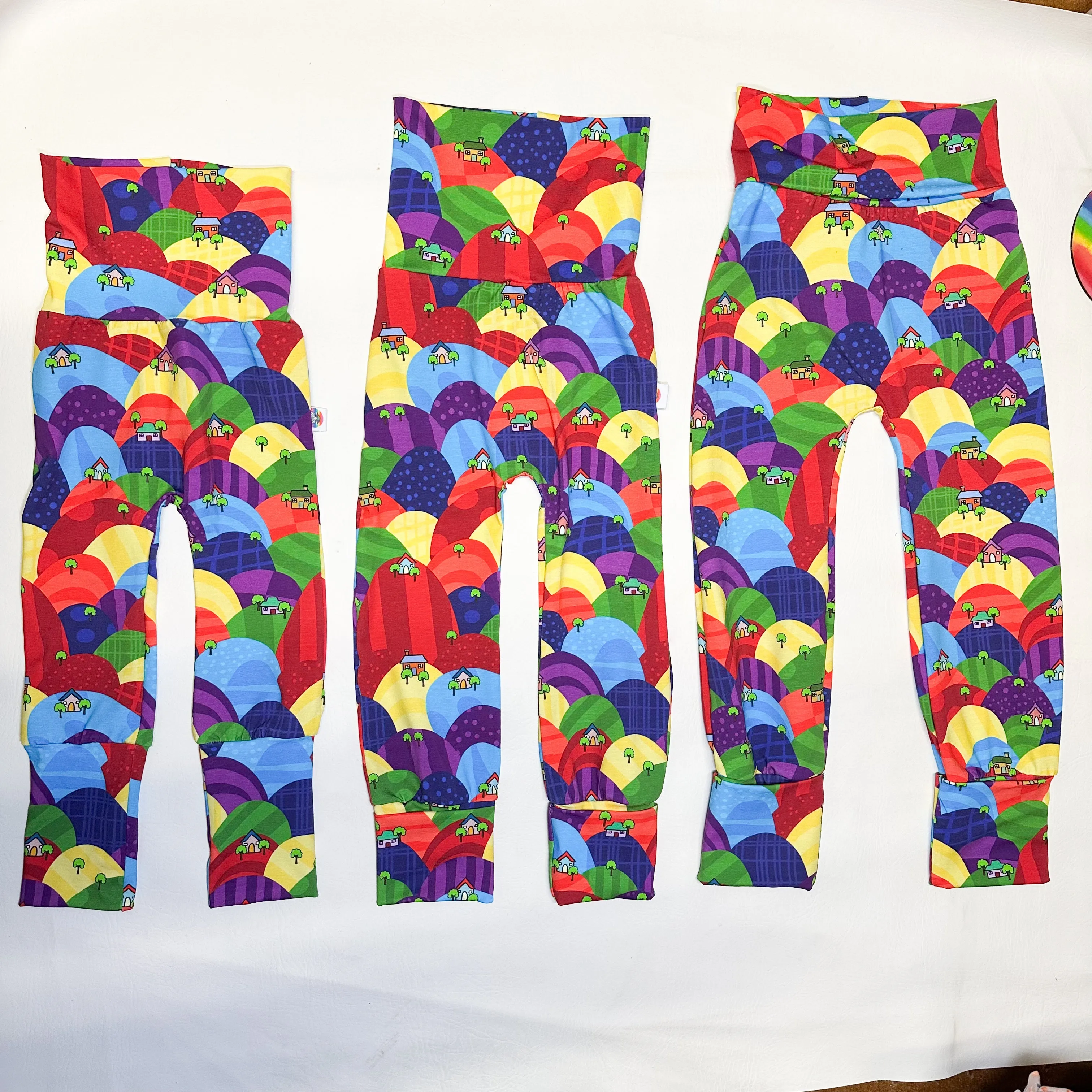 Kids Ready To Ship 6M-3Y Grow-With-Me Rainbow Hill Town Harems