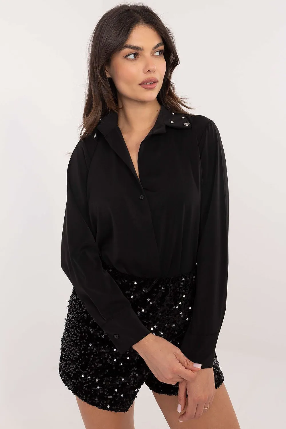 Long sleeve classic cut formal shirt