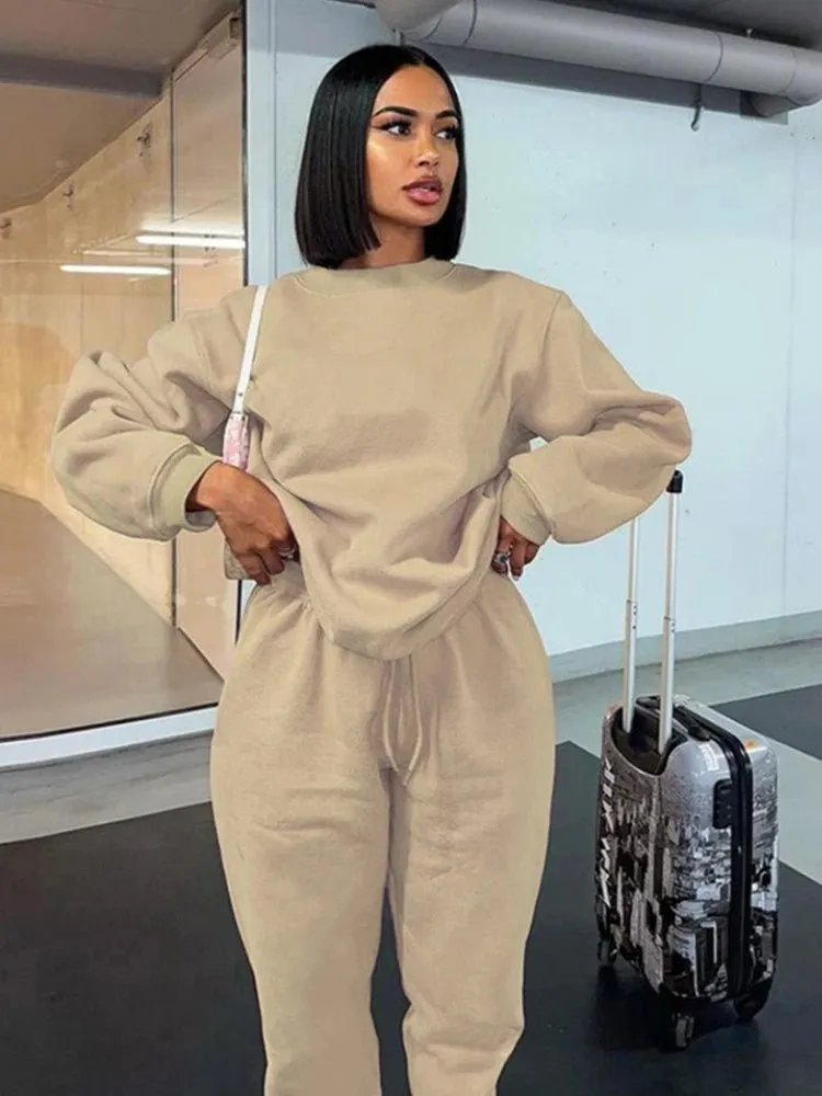 Premium Women’s Two-Piece Lounge Set: Oversized Hoodie and Matching Sweatpants - Comfortable and Stylish