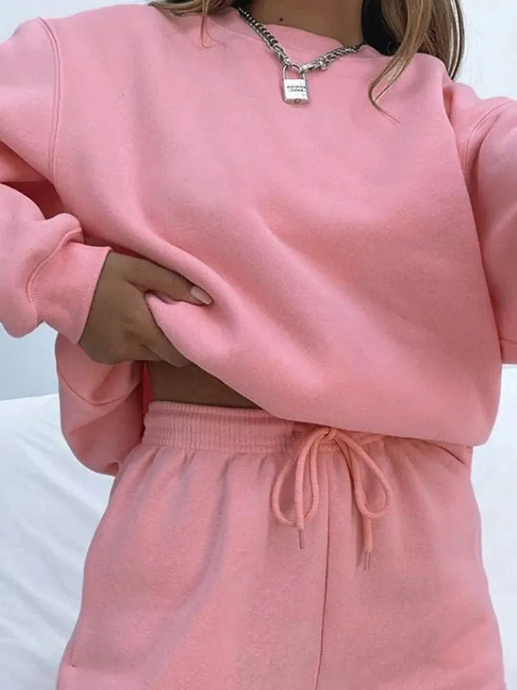 Premium Women’s Two-Piece Lounge Set: Oversized Hoodie and Matching Sweatpants - Comfortable and Stylish
