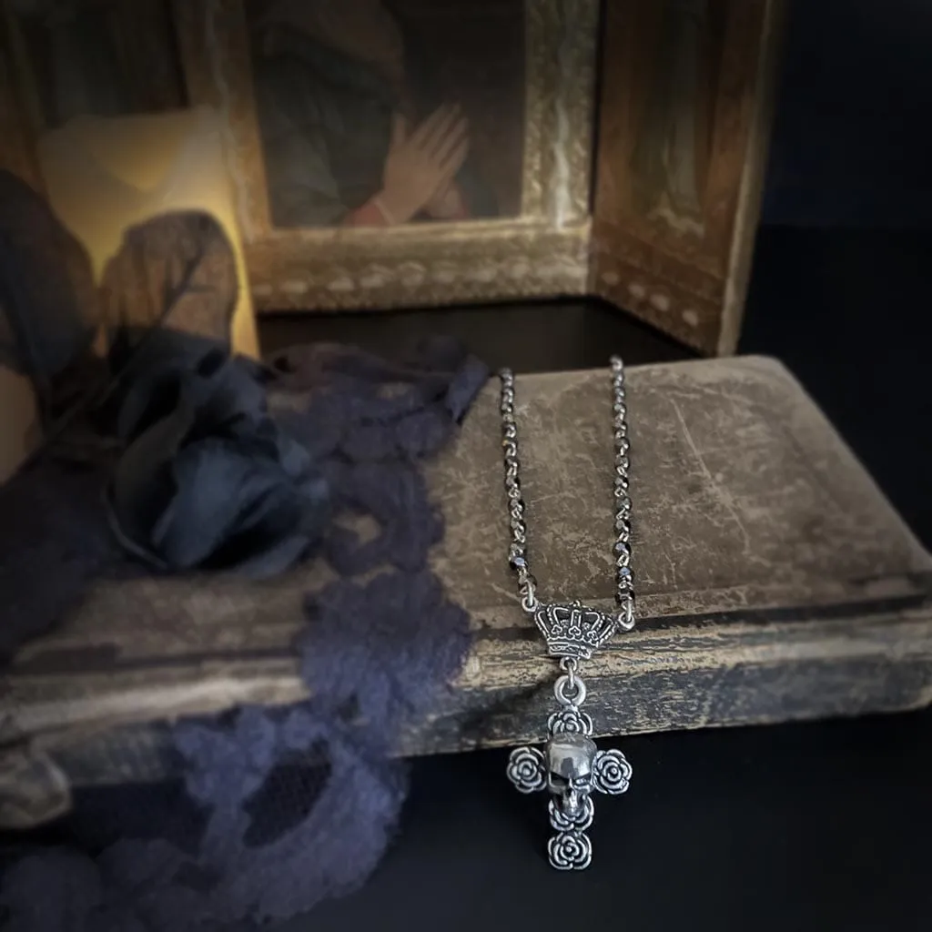 Rose and Skull Short Rosary Necklace