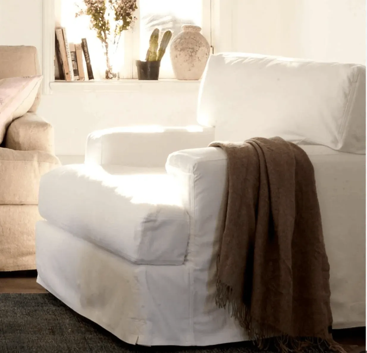 St. Kitts 37in Slipcovered Swivel Chair